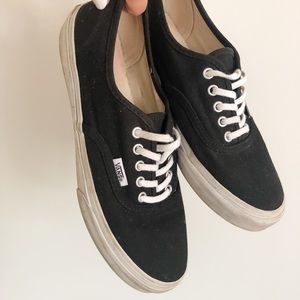 Vans // black sneaker